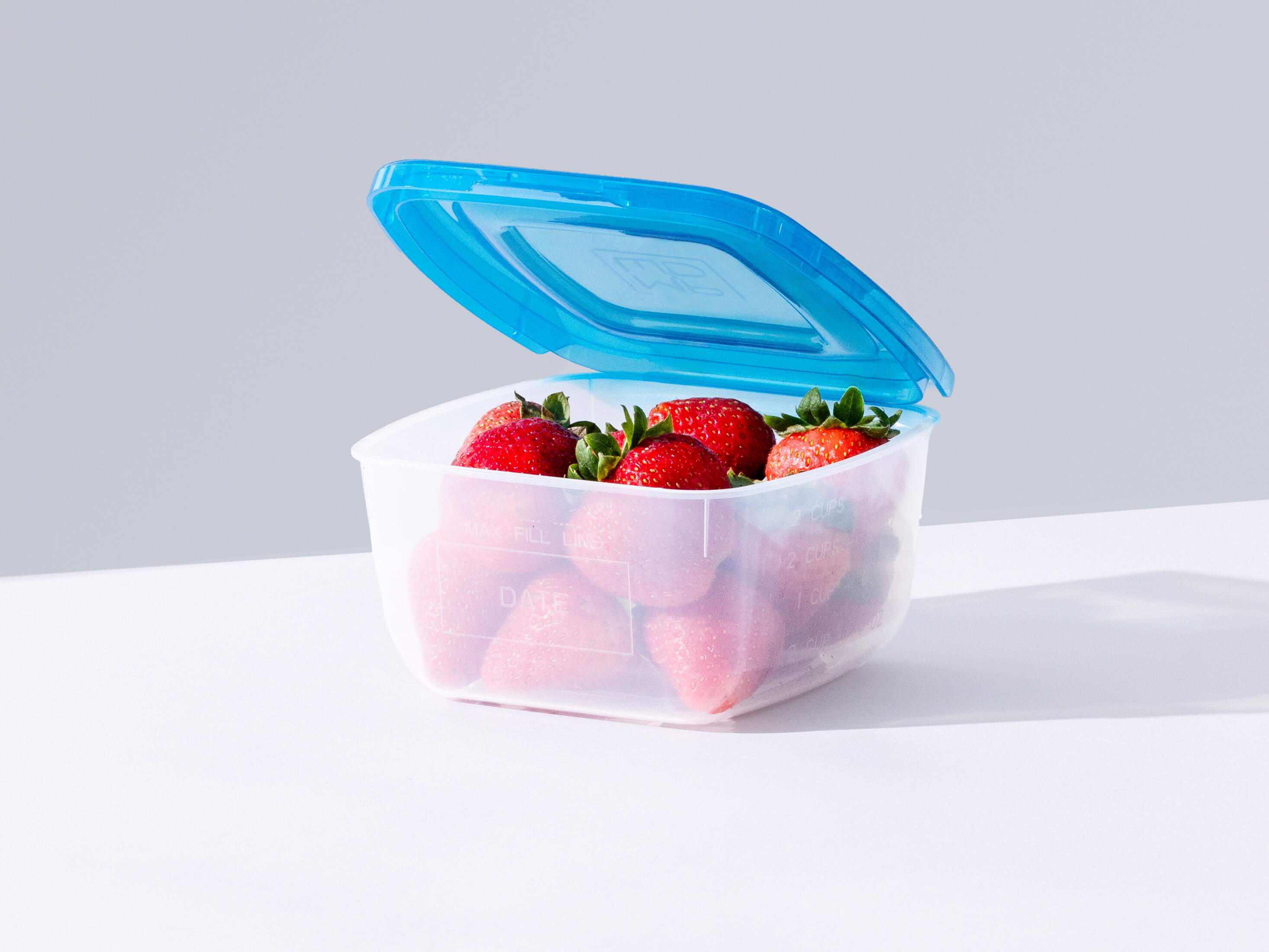 Wholesale Mr. Handy 2 Section Food Container- 38oz BLUE SILICONE LID